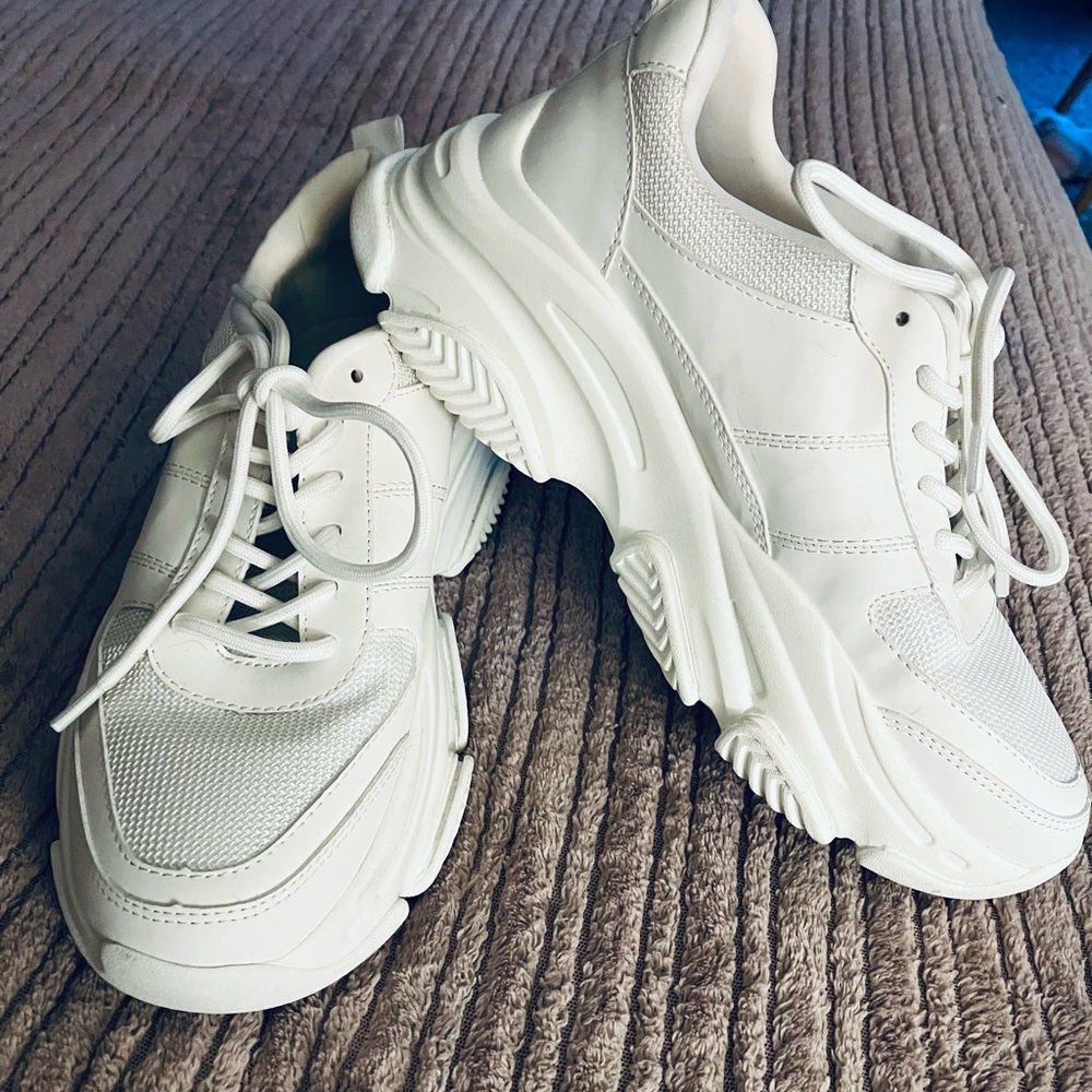 Steve Madden White Chunky Sneakers
